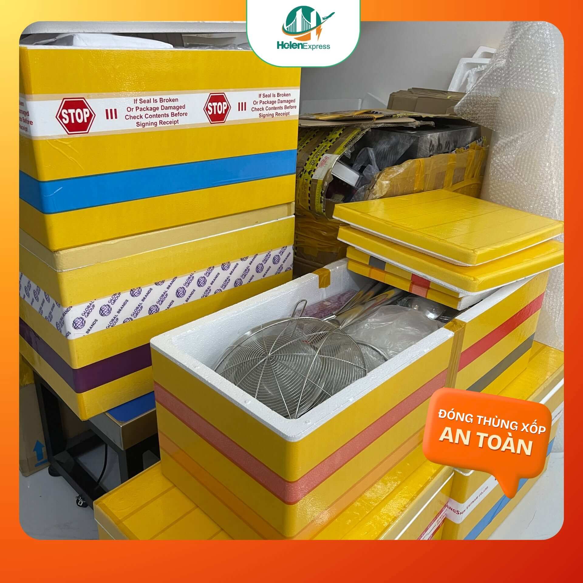 H&igrave;nh ảnh thực tế gửi h&agrave;ng đi Mỹ tại TPHCM Helen Express